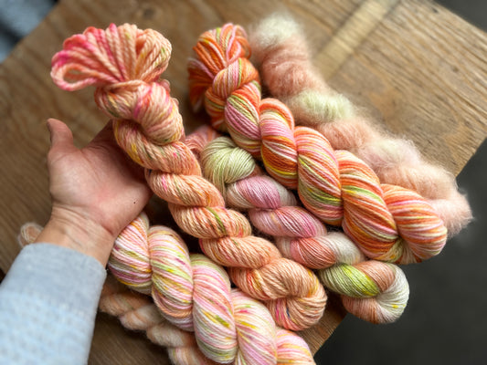 A Pocket Full of Posies - 5 Ways! by Muffs Merino