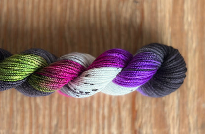 'Wednesday' Dye Recipe Colourway by Muffs Merino